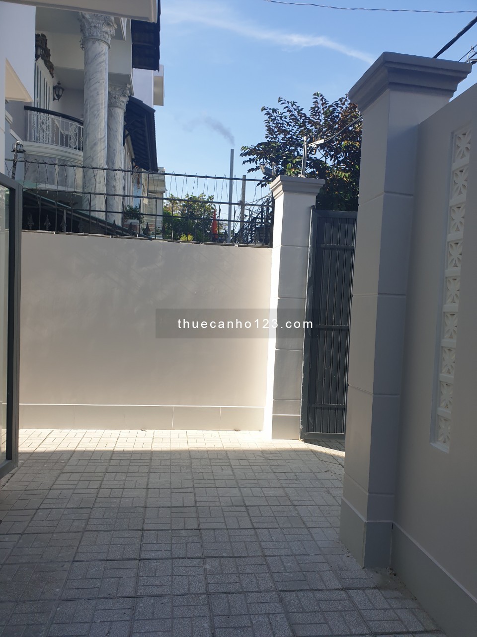 Cho thuê CHDV có ban công Khu Tanimex - 215Tô Ký - từ 3,85 tr/th ( gần ĐH Huflit, PM Quang Trung )