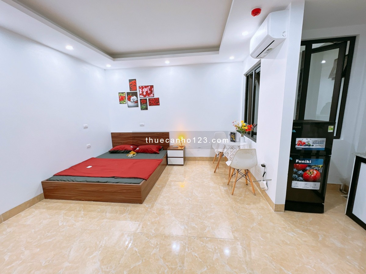 Phòng mới trống tại 569 Lạc Long Quân – P301 Full nội thất cơ bản, cửa vân tay hiện đại.