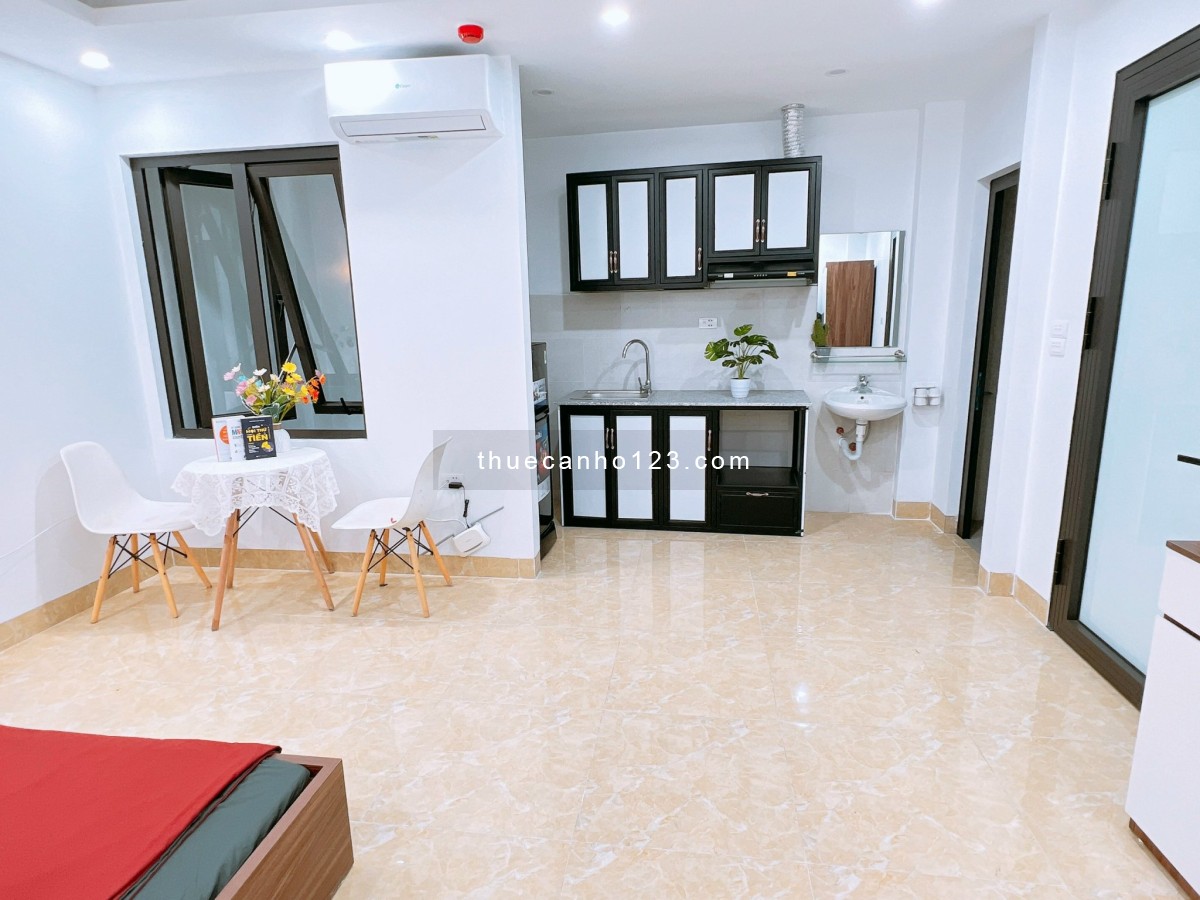 Phòng mới trống tại 569 Lạc Long Quân – P301 Full nội thất cơ bản, cửa vân tay hiện đại.