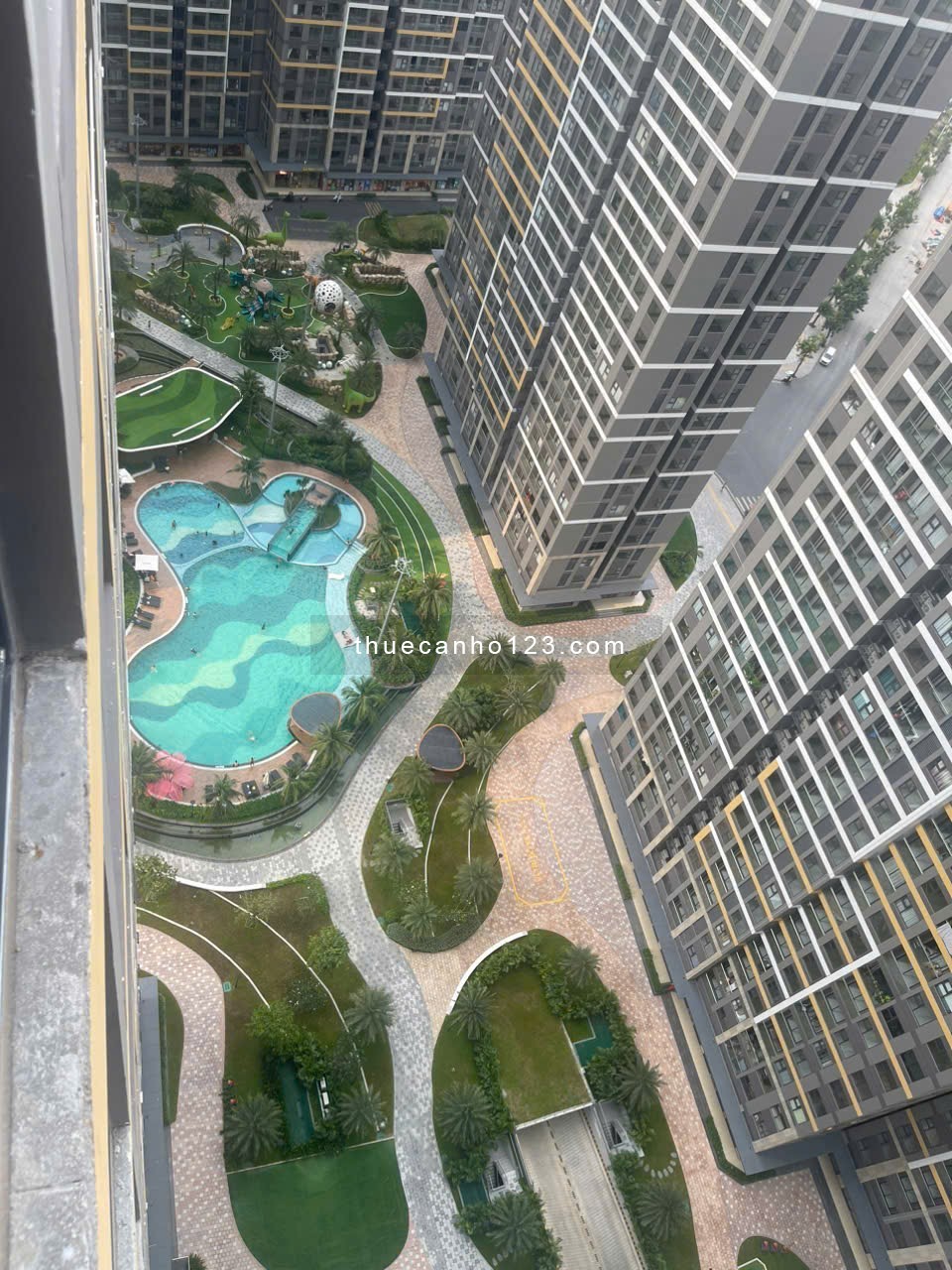 CHO THUÊ CĂN HỘ Studio - Bếp rèm - Khu Glory Height Vinhomes Grand Park Quận 9 - Nhà mới, ở ngay.