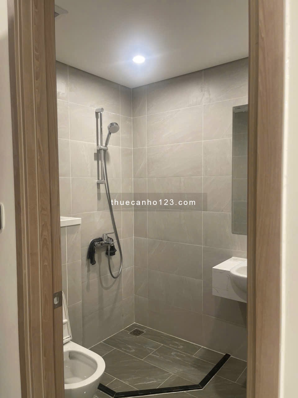 CHO THUÊ CĂN HỘ Studio - Bếp rèm - Khu Glory Height Vinhomes Grand Park Quận 9 - Nhà mới, ở ngay.