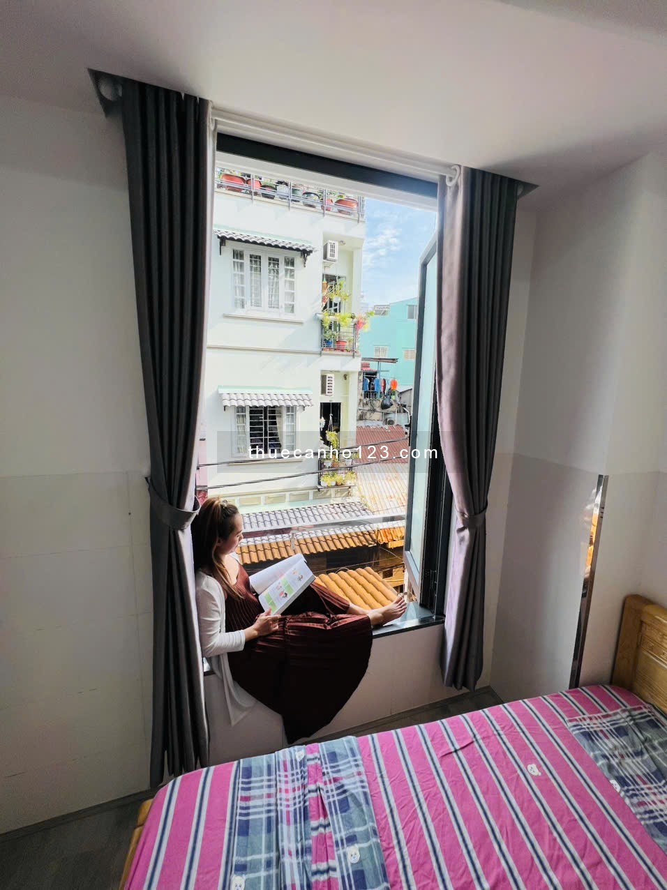 Cho thuê căn hộ Studio có ban công thoáng mát tại Quận 4 – Full nội thất, an ninh chuẩn, giá cực tốt