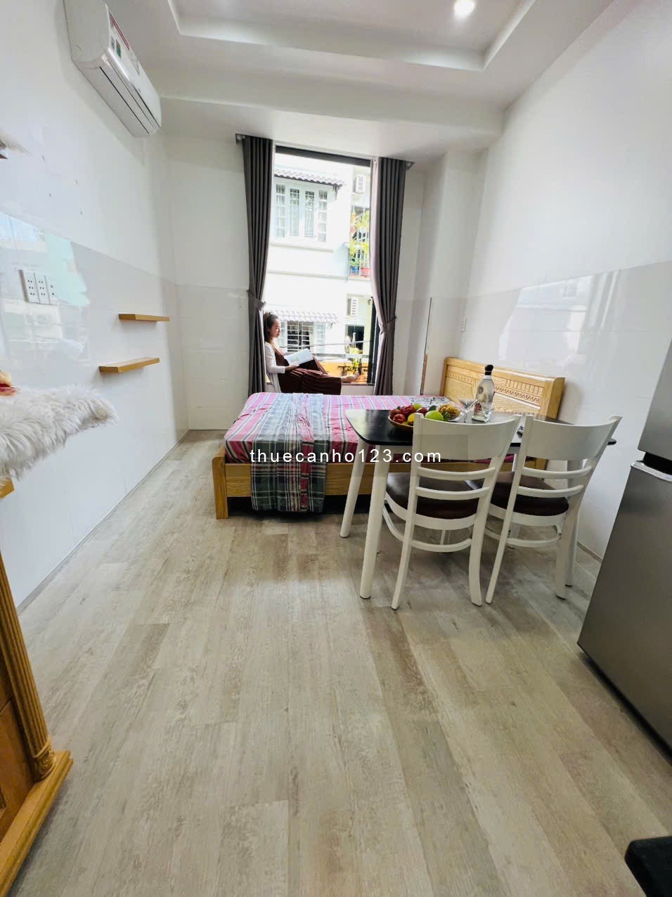 Cho thuê căn hộ Studio có ban công thoáng mát tại Quận 4 – Full nội thất, an ninh chuẩn, giá cực tốt