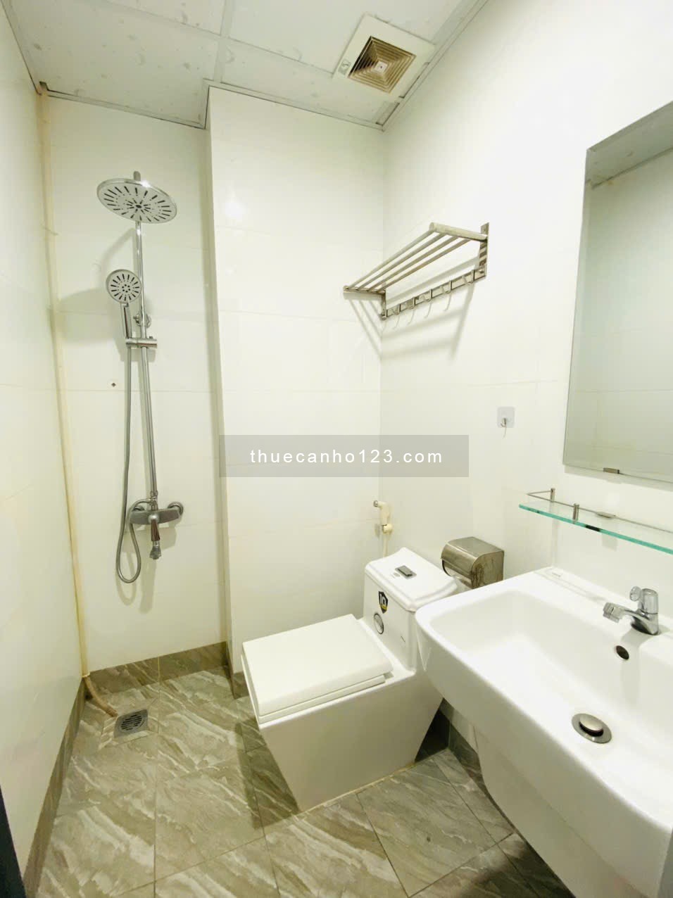 Cho thuê căn hộ Studio cửa sổ trời Q4 gần ĐH Luật, ĐH Nguyễn Tất Thành, cầu Tân Thuận