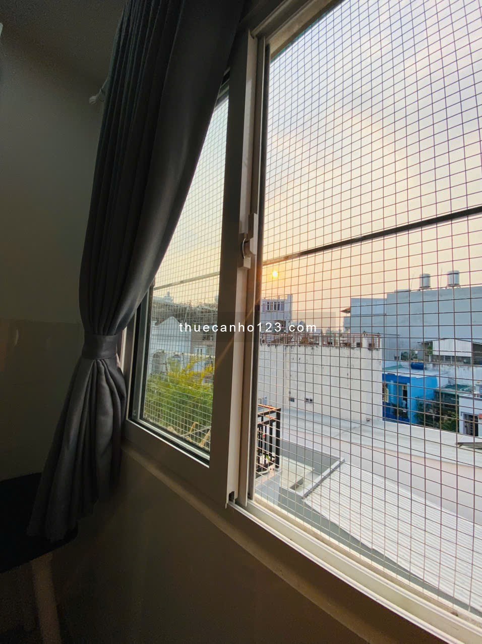 Cho thuê căn hộ Studio cửa sổ trời Q4 gần ĐH Luật, ĐH Nguyễn Tất Thành, cầu Tân Thuận