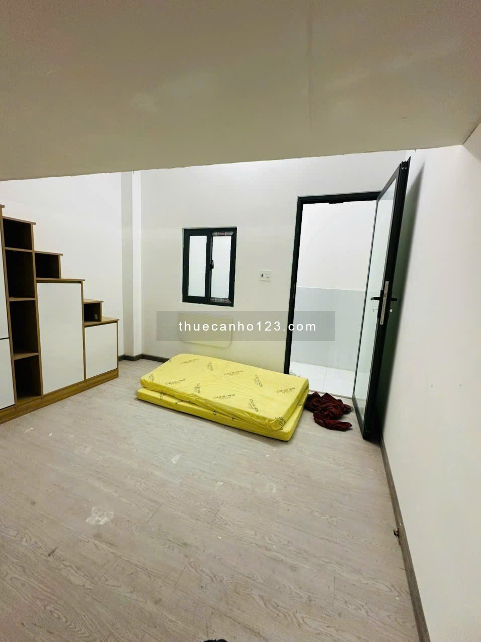 Cho thuê căn hộ Duplex có cửa sổ MỚI Q4 gần ĐH Luật, ĐH Nguyễn Tất Thành, cầu Kênh Tẻ