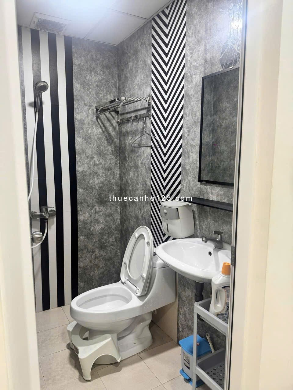 Chung cư Thuỷ Lợi, Nguyễn Xí, BT: 90m2, 3pn, 2wc, full nt 16tr/th