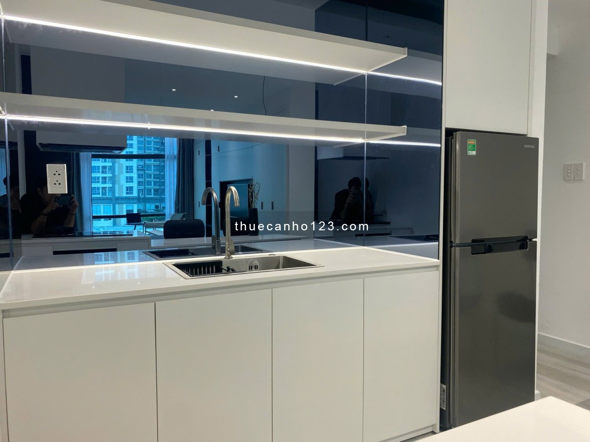 Căn hộ studio full nội thất luxury view kính trực diện Landmark 81 nằm trên trục đường trung tâm SG