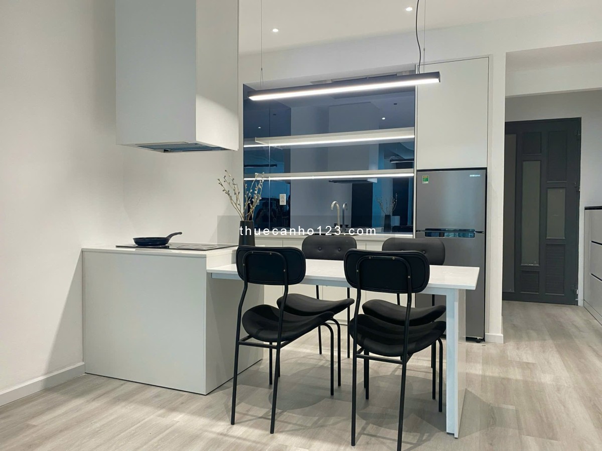 Căn hộ studio full nội thất luxury view kính trực diện Landmark 81 nằm trên trục đường trung tâm SG