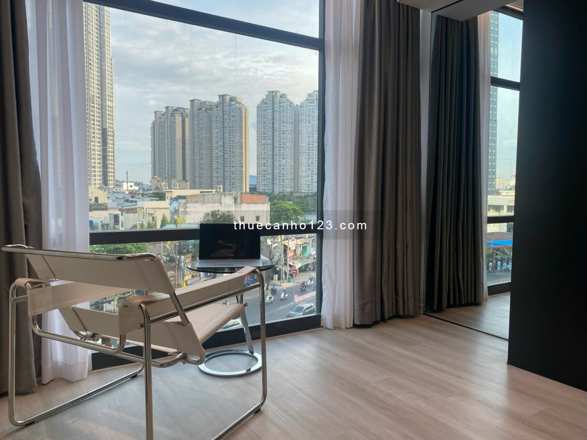 Căn hộ studio full nội thất luxury view kính trực diện Landmark 81 nằm trên trục đường trung tâm SG