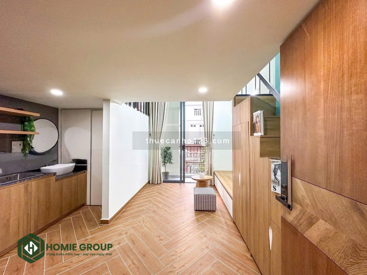 Duplex ban công, full nội thất, trung tâm Quận 7