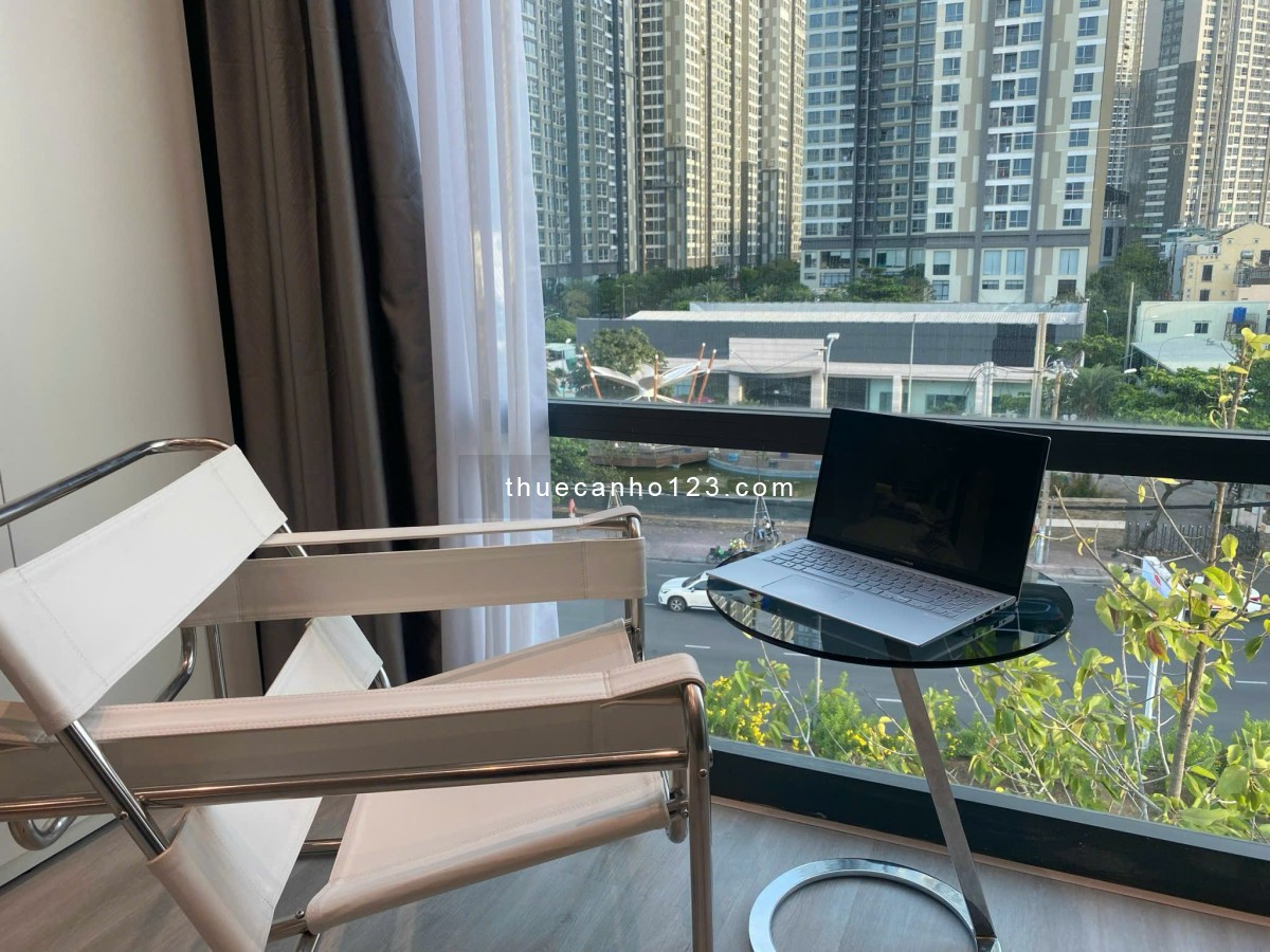 Căn hộ studio full nội thất luxury view kính trực diện Landmark 81 nằm trên trục đường trung tâm SG