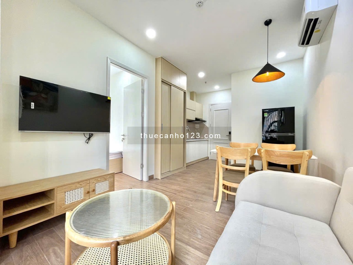 Cho thuê 1 phòng ngủ tách bếp rộng 50m2 có ban công - dịch vụ dọn phòng tốt gần Thảo Cầm Viên