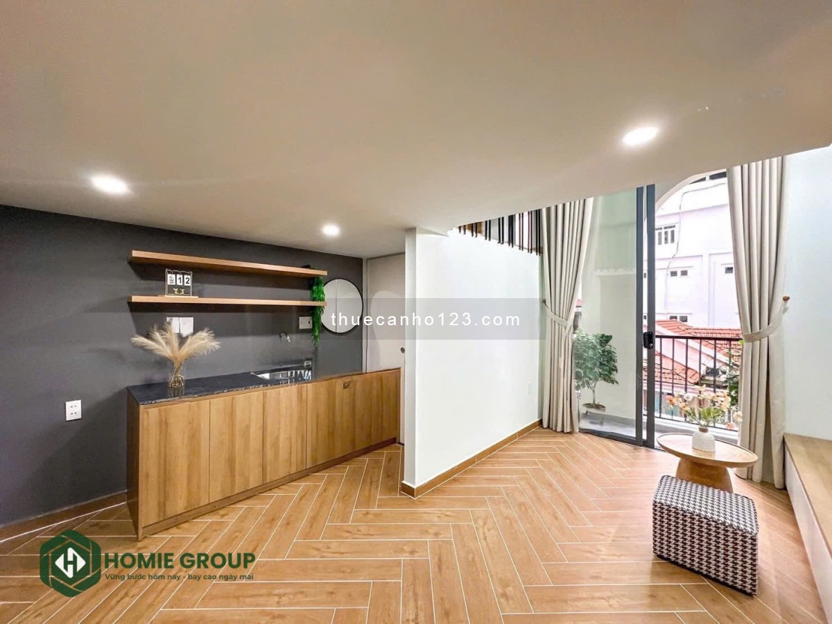 Duplex ban công, full nội thất, trung tâm Quận 7