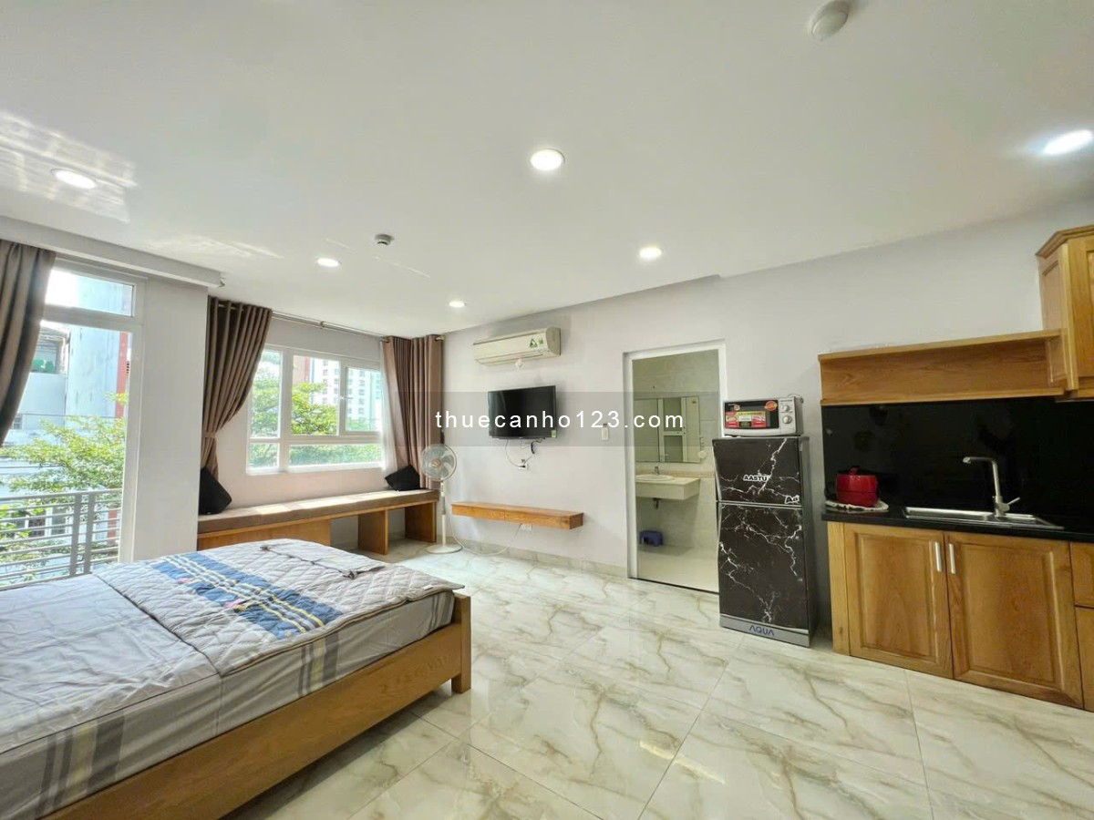 Cho thuê studio ban công view Landmark 81 siêu đẹp ngay Nguyễn Hữu Cảnh mặt tiền gần cầu Thủ Thiêm