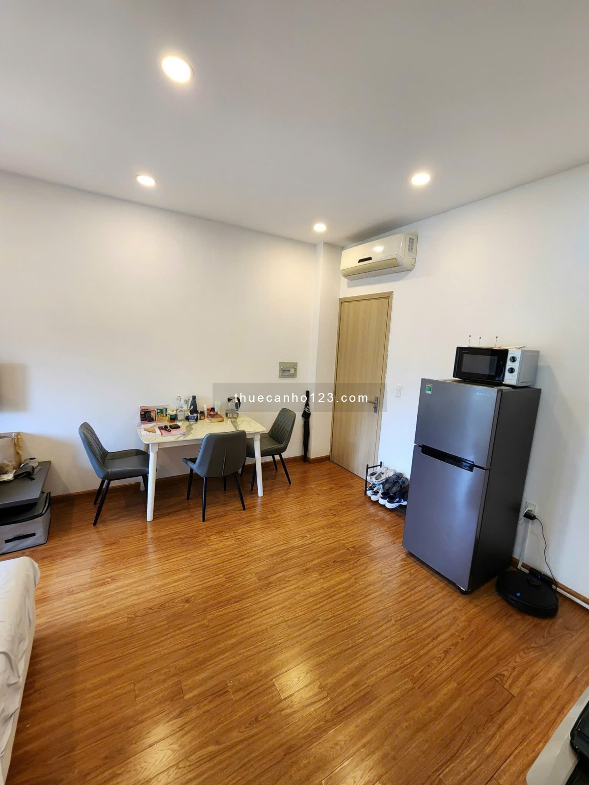 Trống Lại Căn Hộ 1PN Ban Công View Bờ Kè Trường Sa - Full NT Hiện Đại , Khu Dân Cư Yên Tĩnh