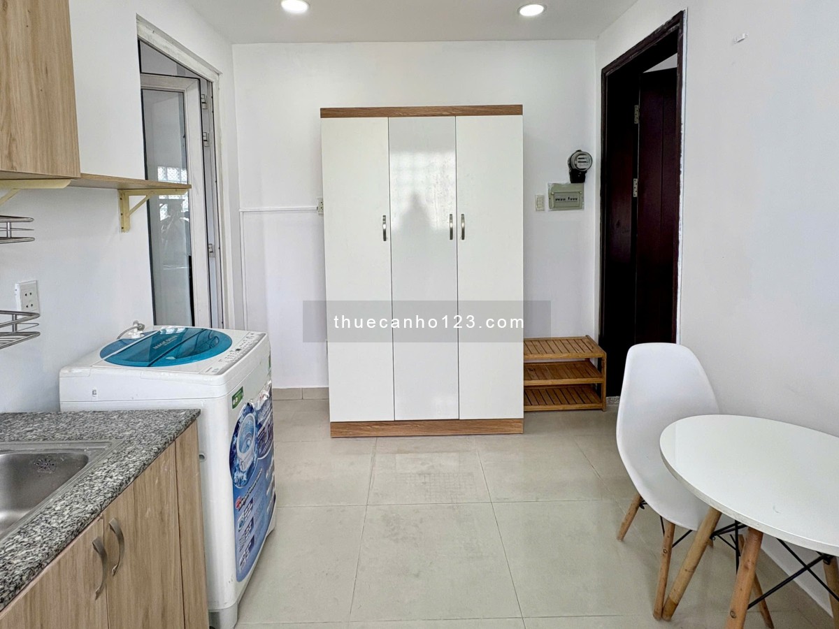 Căn hộ 1PN ban công lớn - tách bếp - máy giặt riêng Trần Quang Khải quận 1.