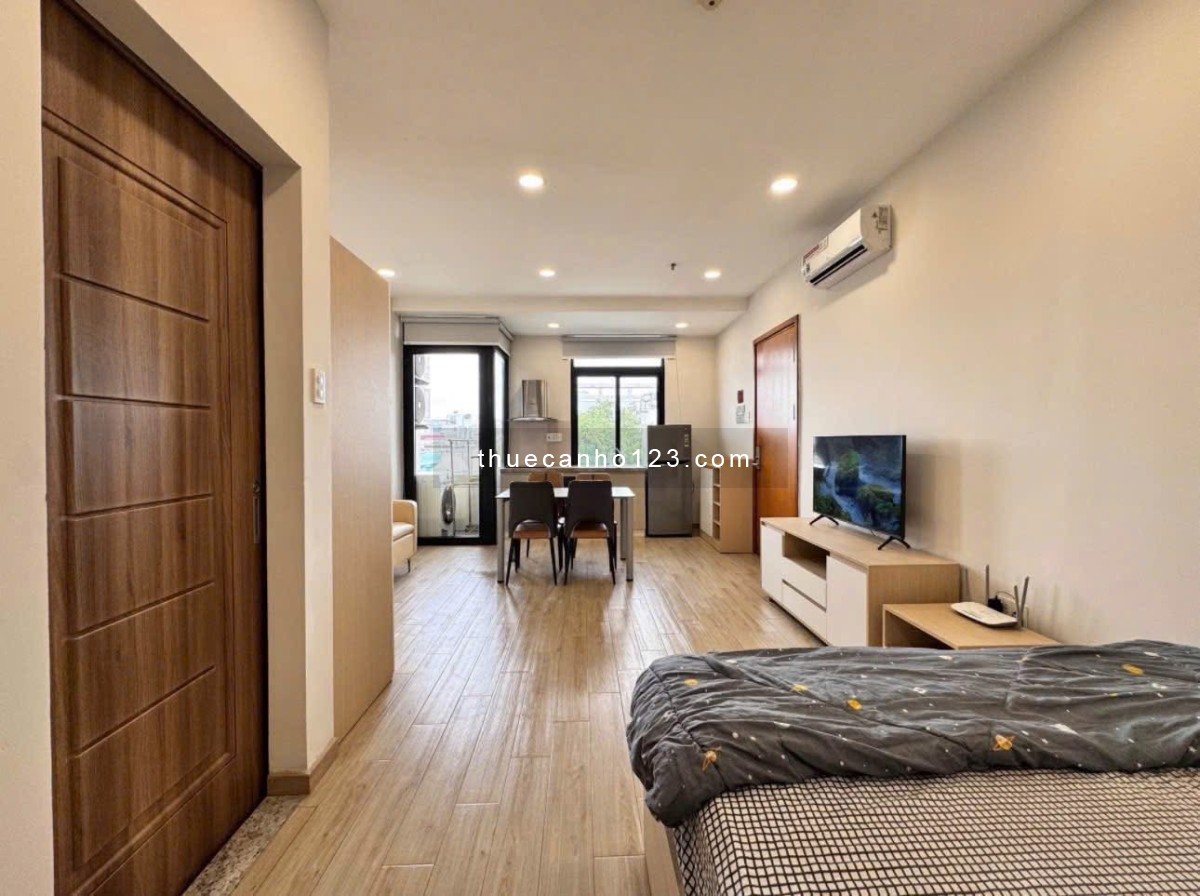 Trống Lại Studio Ban Công Full Nội Thất Hiện Đại, PCCC & An Ninh Đầy Đủ, Gần Hàng Xanh