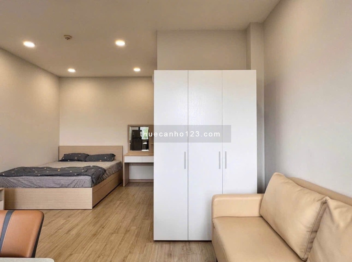Trống Lại Studio Ban Công Full Nội Thất Hiện Đại, PCCC & An Ninh Đầy Đủ, Gần Hàng Xanh