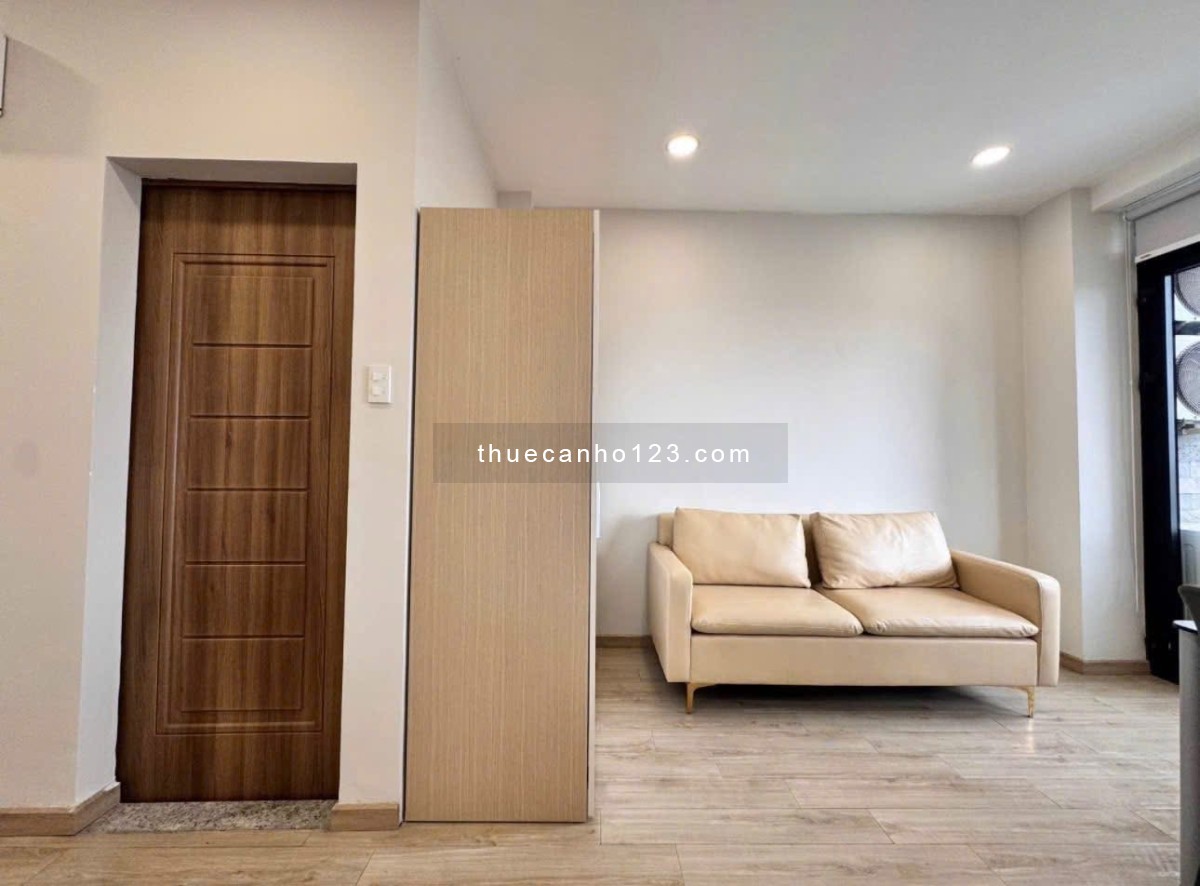 Trống Lại Studio Ban Công Full Nội Thất Hiện Đại, PCCC & An Ninh Đầy Đủ, Gần Hàng Xanh