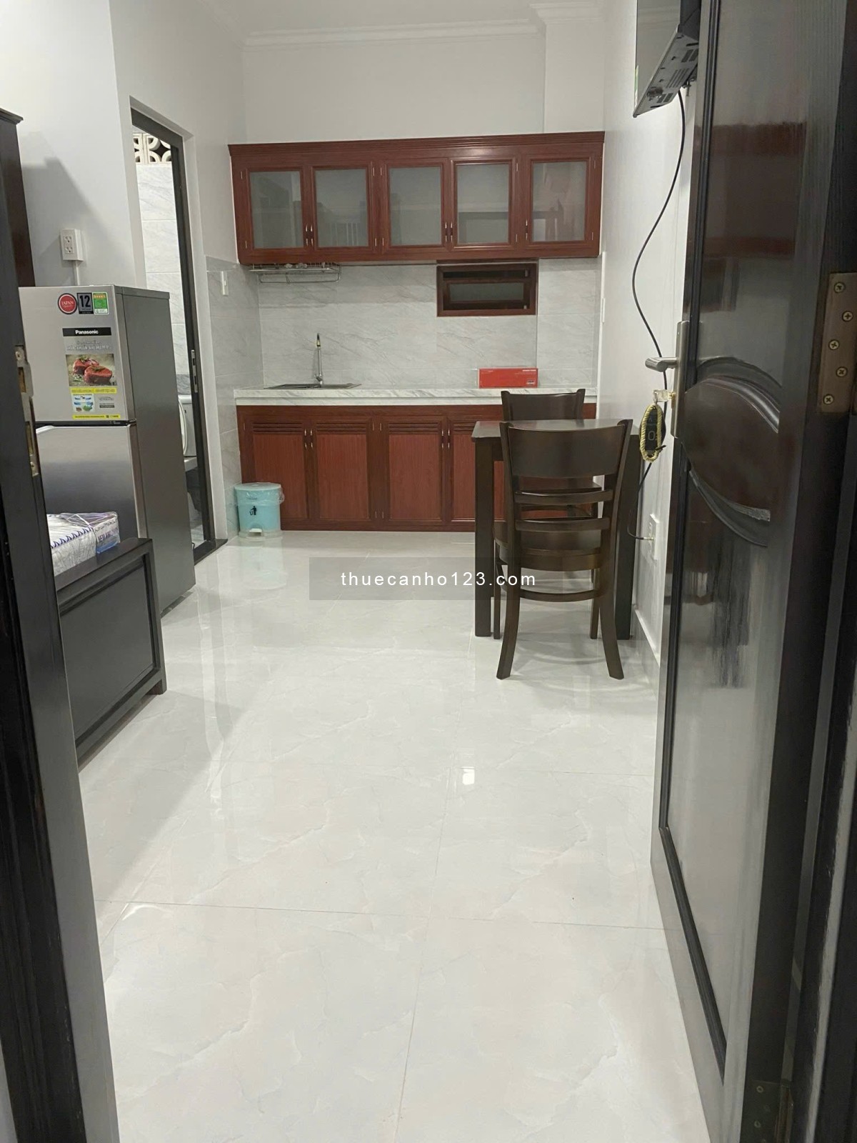 Cho thuê căn hộ Studio cửa sổ Q4 gần chợ 200, nhà thờ Xóm Chiếu, cầu Ông Lãnh, cầu Calmette