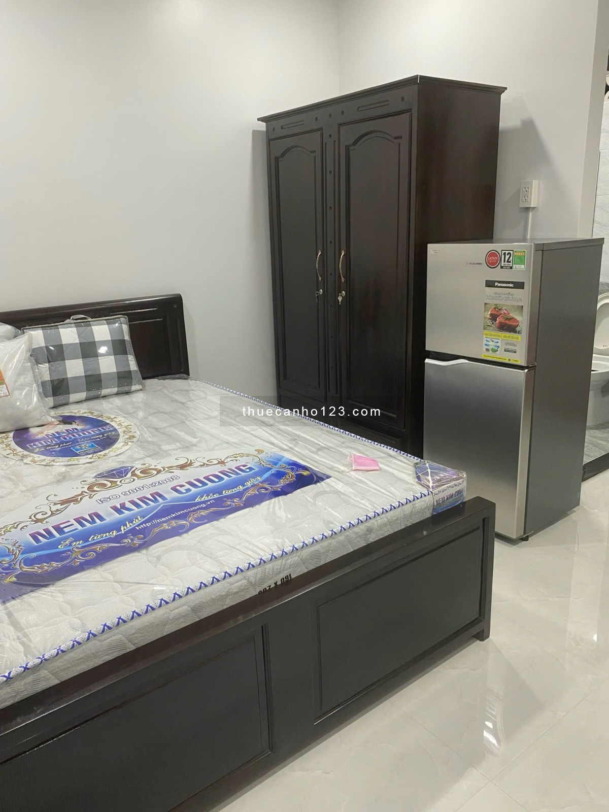 Cho thuê căn hộ Studio cửa sổ Q4 gần chợ 200, nhà thờ Xóm Chiếu, cầu Ông Lãnh, cầu Calmette