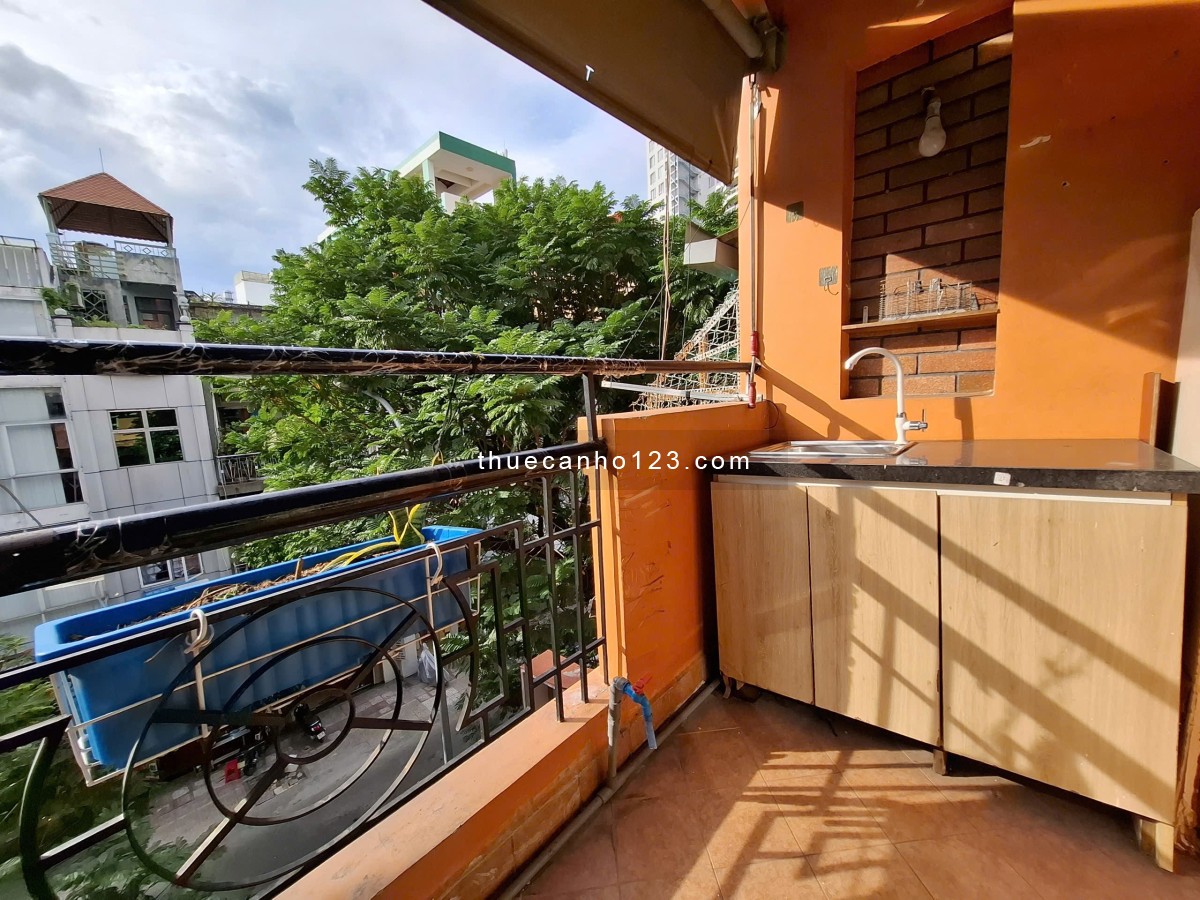 Phòng ban công full nội thất khu Tân Định ngay Quận 3 — Quận 1