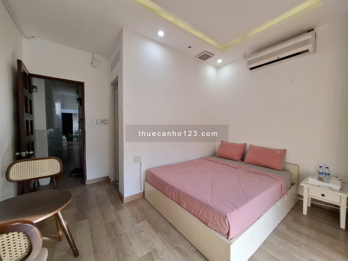 Phòng ban công full nội thất khu Tân Định ngay Quận 3 — Quận 1