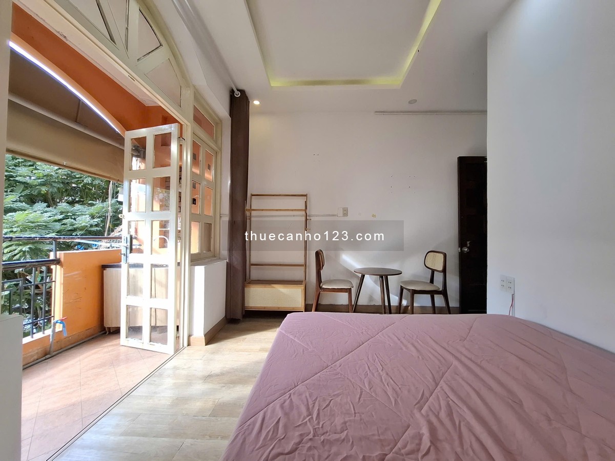 Phòng ban công full nội thất khu Tân Định ngay Quận 3 — Quận 1