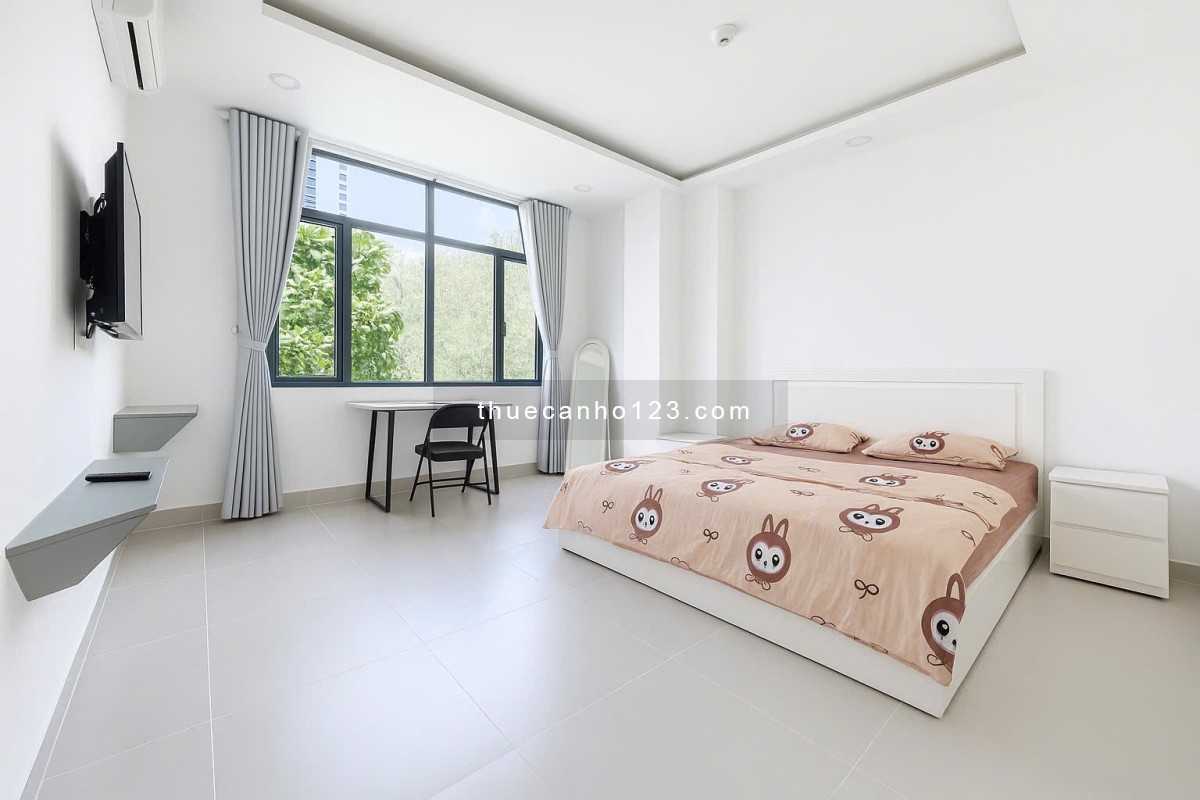 Cho thuê căn hộ phòng lớn 40m2 ngay Landmark 81, thuận tiện qua cầu Bason - Hầm xe thang máy