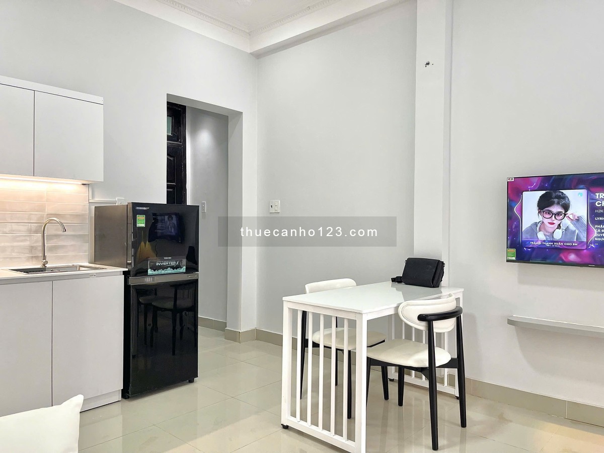 Hệ Thống Tòa nhà Nguyễn Hữu Cảnh Bình Thạnh Một Phòng Ngủ Tone Trắng Thoáng mát View Metro