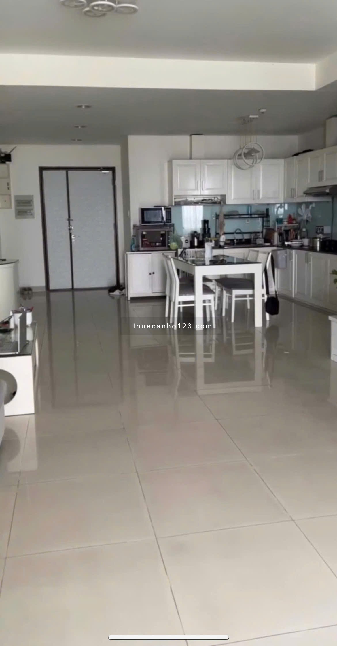 Phúc Yên, Phan Huy Ích, P15, TB, 115m2, 3PN, 2WC, Nội thất, 12tr/tháng.