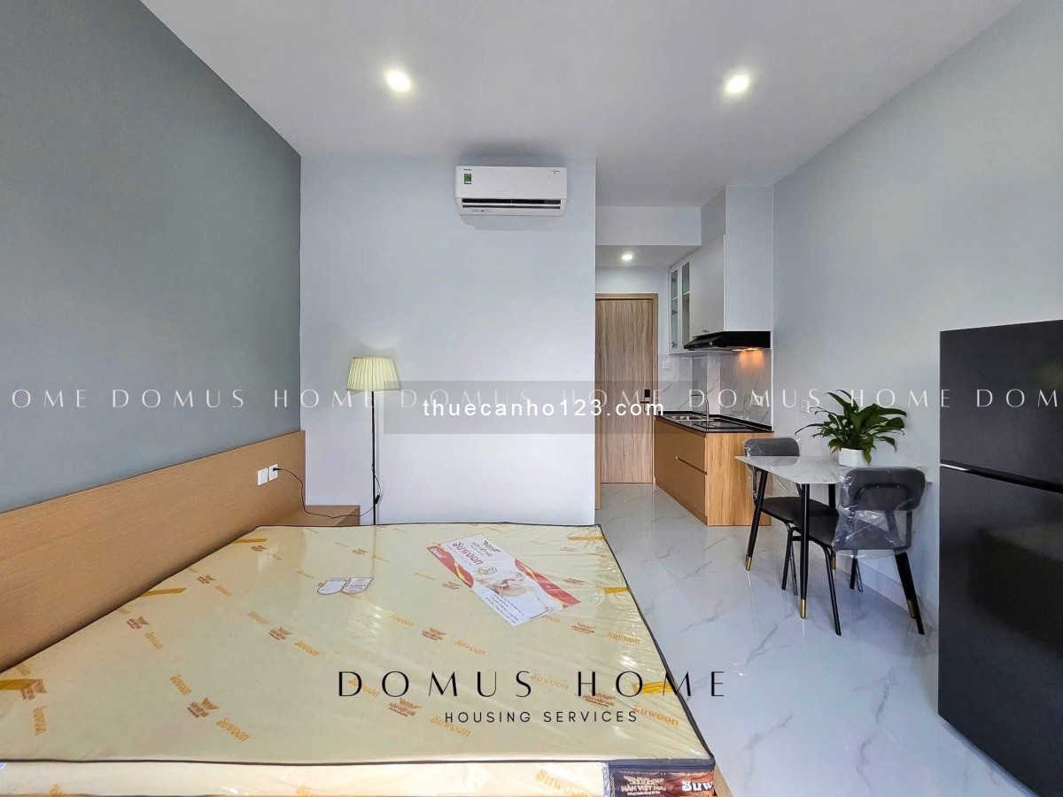 Cho thuê căn hộ studio — Ban công — Full nội thất tại đường CMT8, trung tâm Quận 3