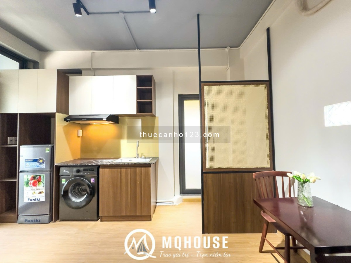 Khách đổi lịch bay nên cần pass gấp Hoàng Sa - Quận 1 - Phòng siêu chill