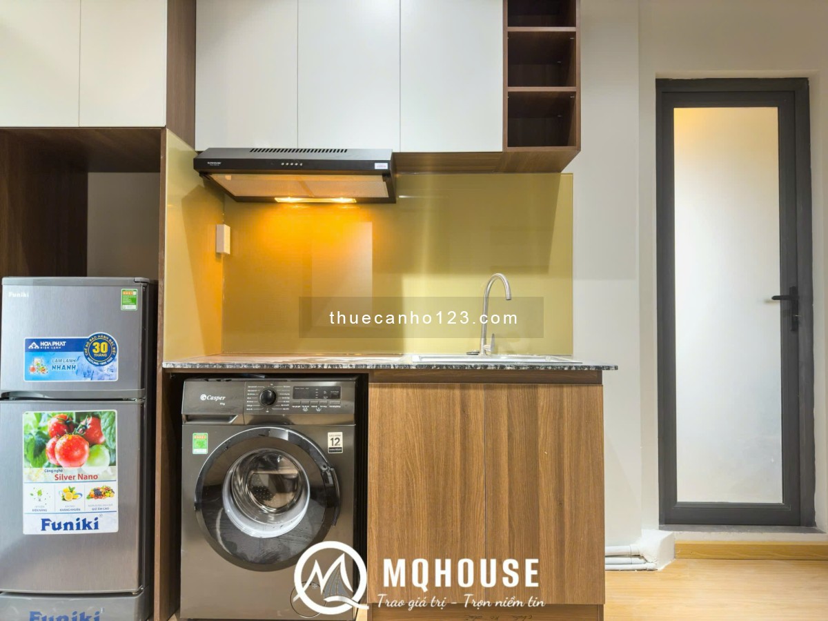 Khách đổi lịch bay nên cần pass gấp Hoàng Sa - Quận 1 - Phòng siêu chill