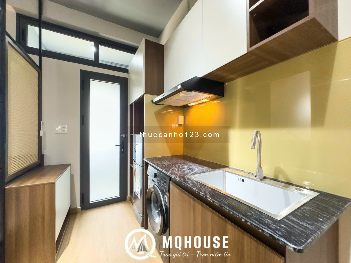 Khách đổi lịch bay nên cần pass gấp Hoàng Sa - Quận 1 - Phòng siêu chill