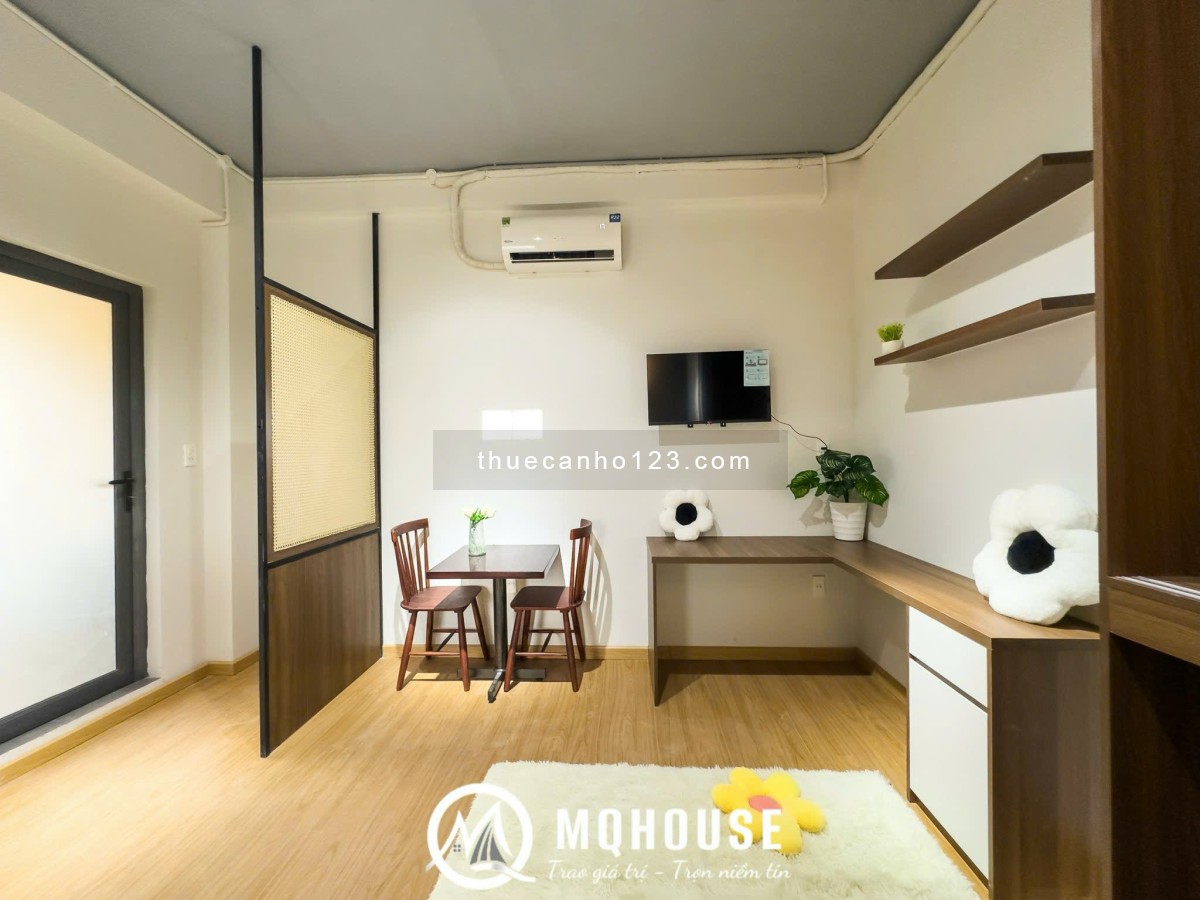 Khách đổi lịch bay nên cần pass gấp Hoàng Sa - Quận 1 - Phòng siêu chill