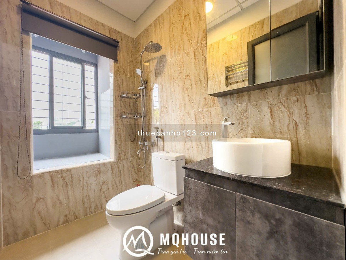 Khách đổi lịch bay nên cần pass gấp Hoàng Sa - Quận 1 - Phòng siêu chill