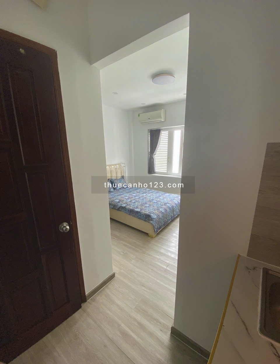 Cho thuê căn hộ 1PN máy giặt riêng, cửa sổ trời, hẻm lớn, nhà xe Q4 cạnh ĐH Luật, cầu Khánh Hội