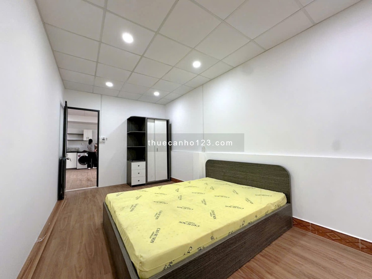 Cho Thuê Căn Hộ 2PN Ban Công Máy Giặt Riêng Rộng Rãi Gần Đại Học Hoa Sen