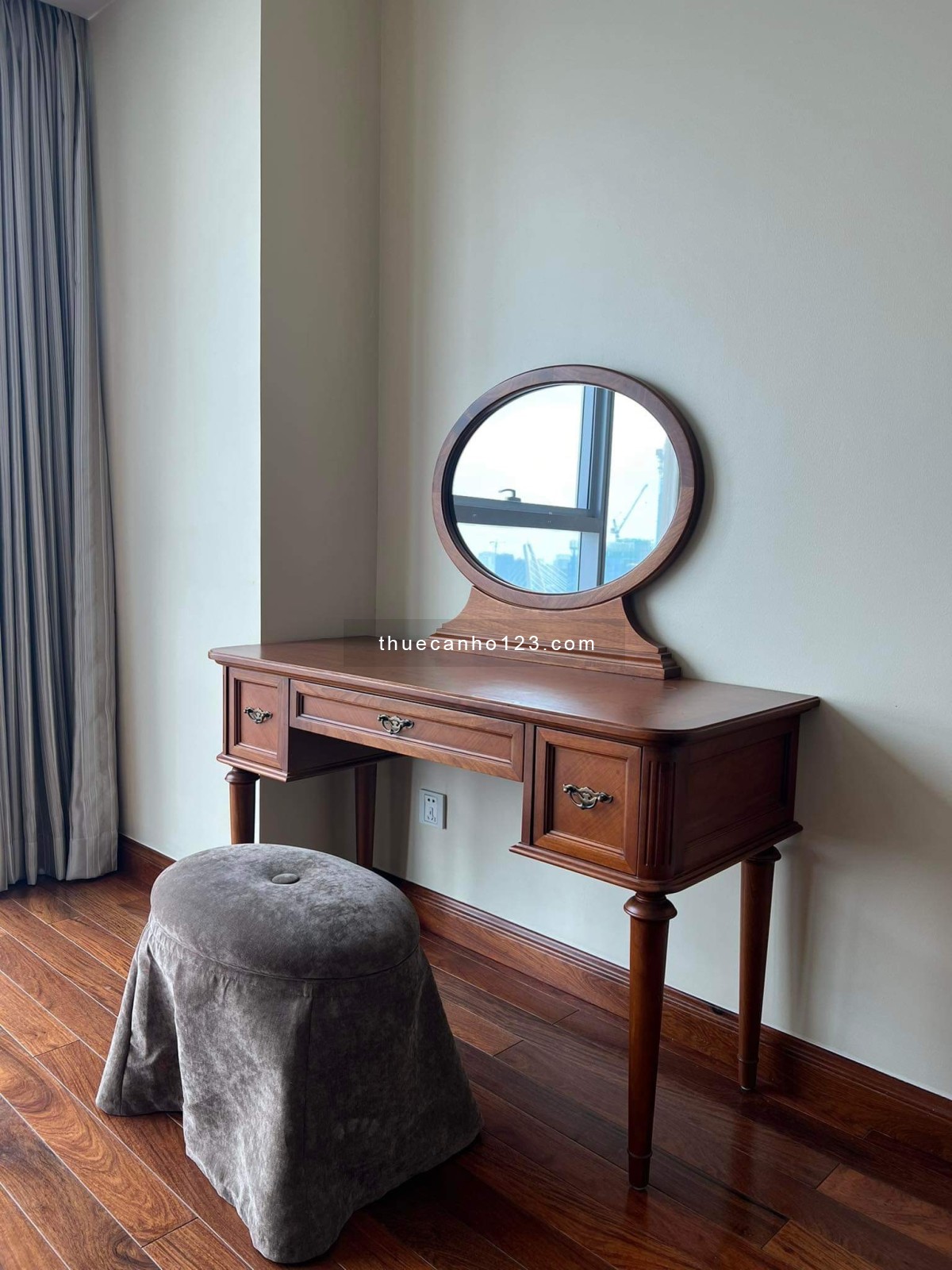 ĐẲNG CẤP SỐNG GIỮA LÒNG SÀI GÒN Vincom Đồng Khởi – 72 Lê Thánh Tôn, P. Bến Nghé, Quận 1