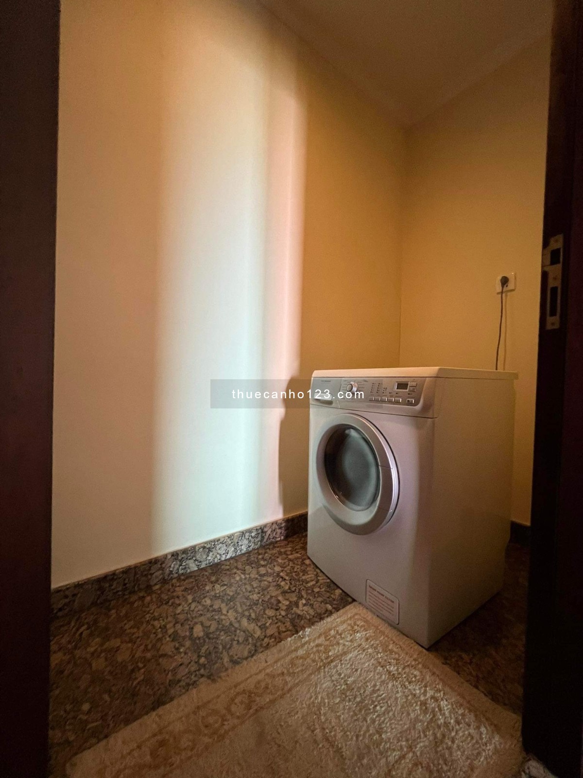 ĐẲNG CẤP SỐNG GIỮA LÒNG SÀI GÒN Vincom Đồng Khởi – 72 Lê Thánh Tôn, P. Bến Nghé, Quận 1