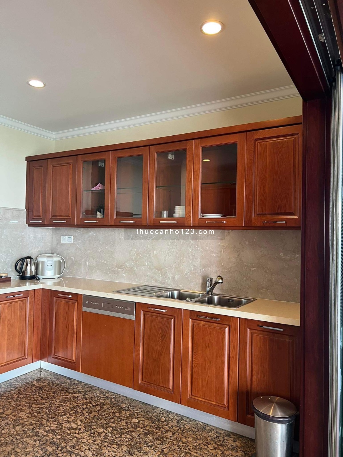 ĐẲNG CẤP SỐNG GIỮA LÒNG SÀI GÒN Vincom Đồng Khởi – 72 Lê Thánh Tôn, P. Bến Nghé, Quận 1