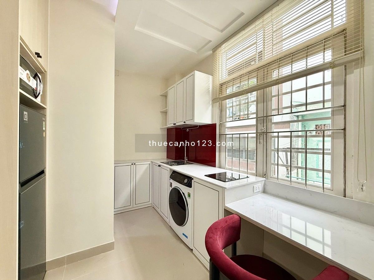 Cho thuê phòng trọ 1PN tách bếp, cửa sổ, Phú Hữu, Quận 5, máy giặt riêng, cửa sổ lớn