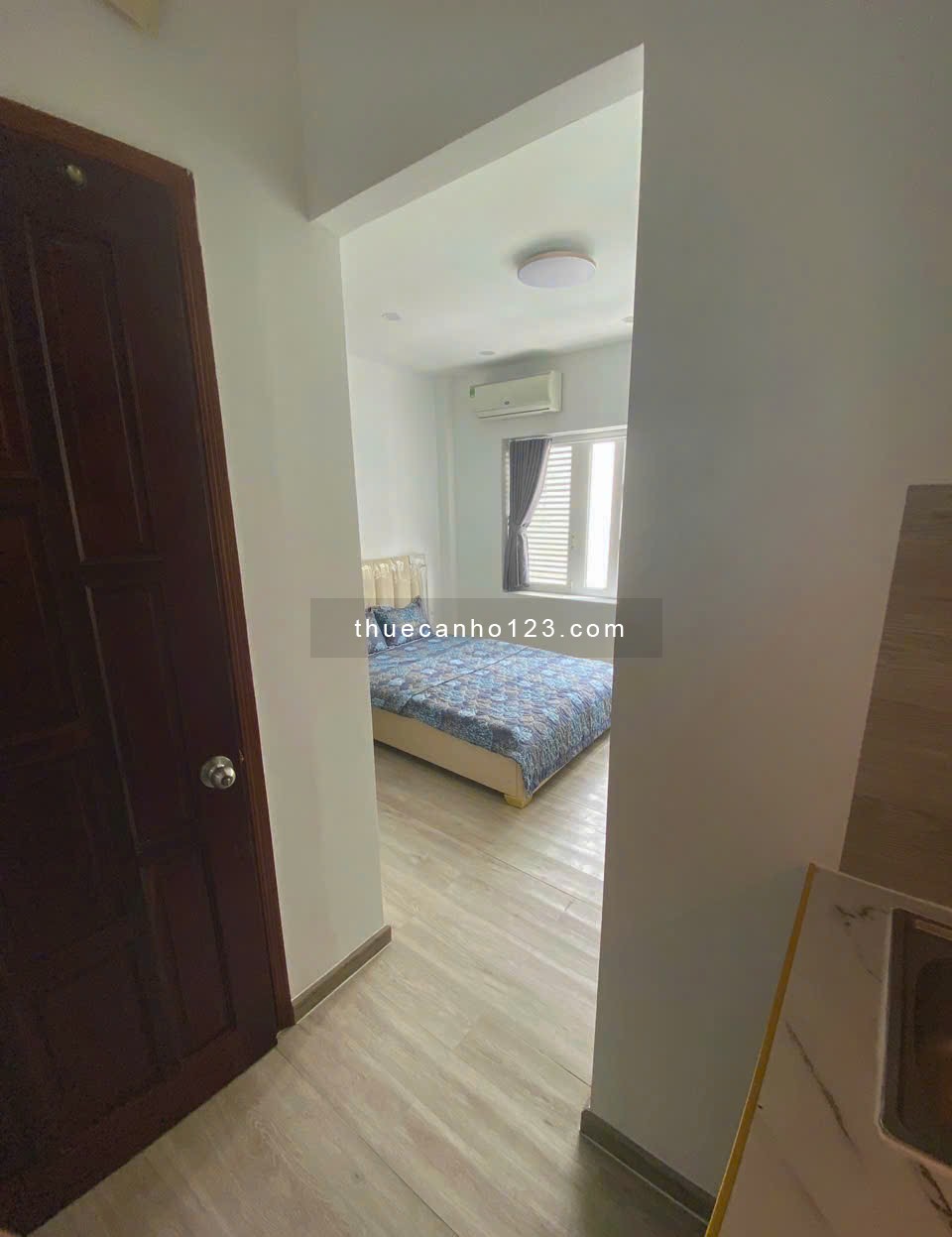  Cho thuê Studio cửa sổ lớn - máy giặt riêng - tách bếp quận 1.