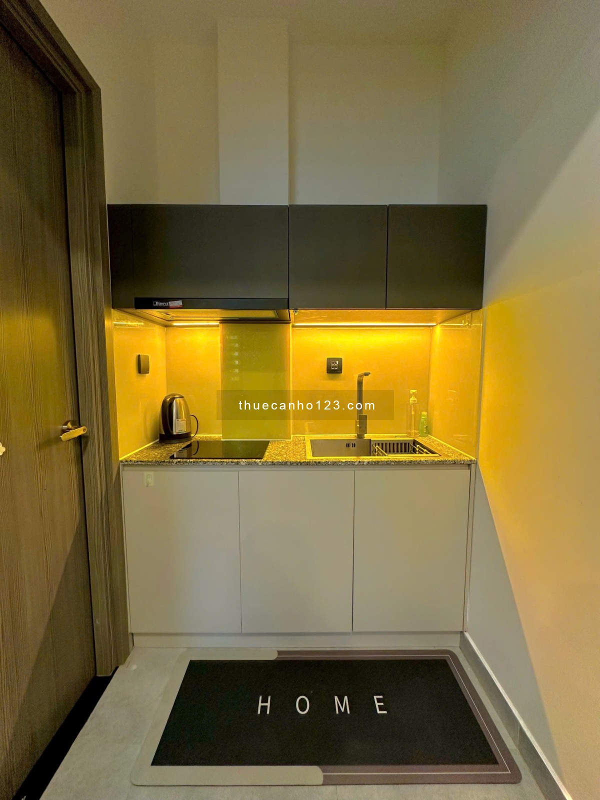 Căn Hộ Cho Thuê Full Nội Thất Ngay Nguyễn Khoái Quận 4, Nhà Mới Thang Máy Cao Cấp