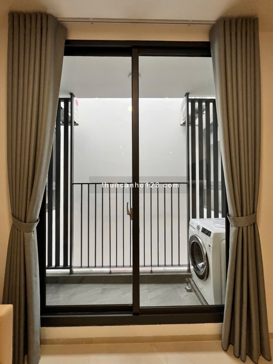 CĂN HỘ 1 PHÒNG NGỦ ĐẸP MỚI FULL NỘI THẤT - TÂN PHÚ, QUẬN 7