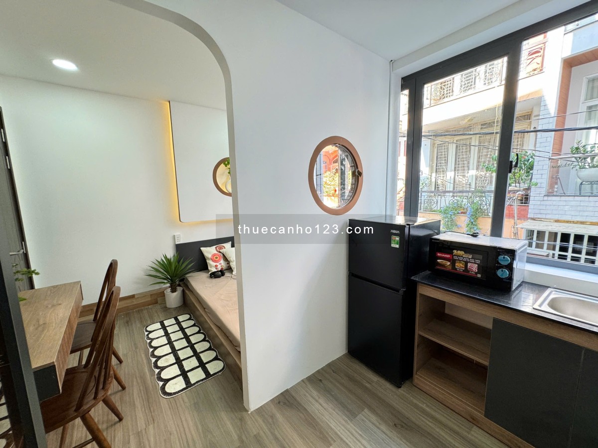 Căn hộ 1 phòng ngủ khoá phòng bằng vân tay Hồ Bá Kiện quận 10 gần chợ Hoà Hưng, cv Lê Thị Riêng