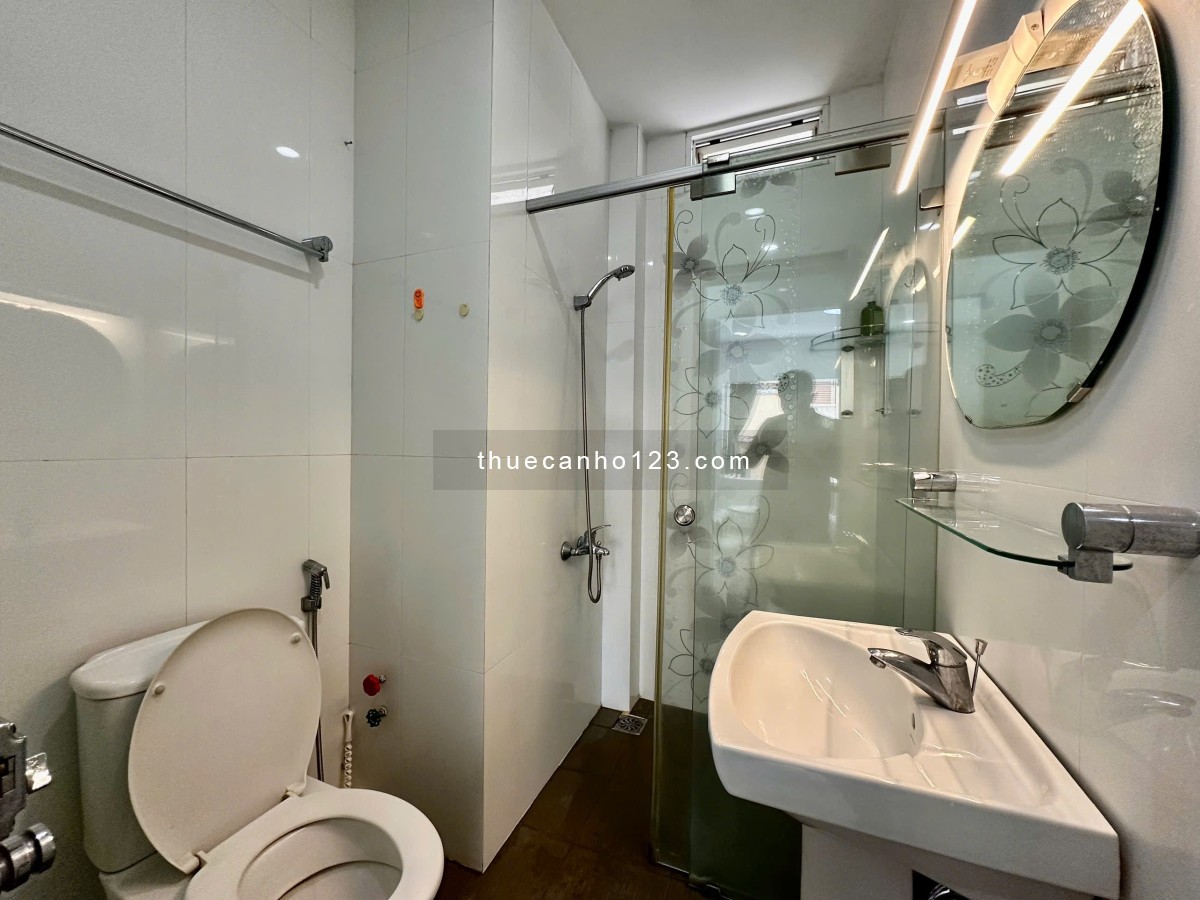 Cho thuê căn hộ Studio Tách bếp, Ban công, full nt Q1 gần cầu Ba Son, Bitexco, vòng xoay Mê Linh