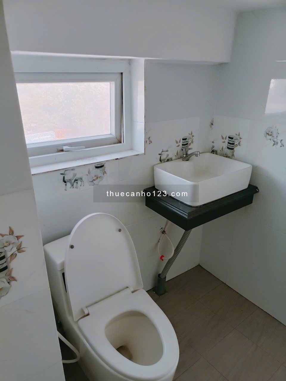 Cho thuê Căn Hộ Chung Cư dài hạn, ưu tiên hộ Gia Đình hoặc làm VP Công Ty